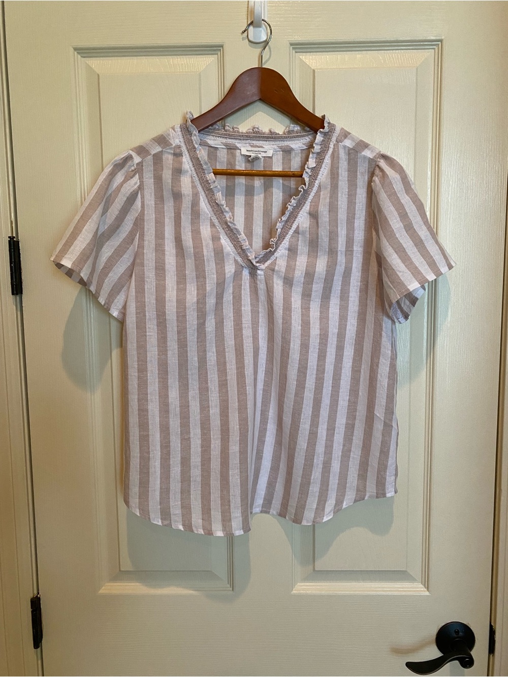 beachlunchlounge Beige and White Linen Striped V-Neck Short Sleeve Top